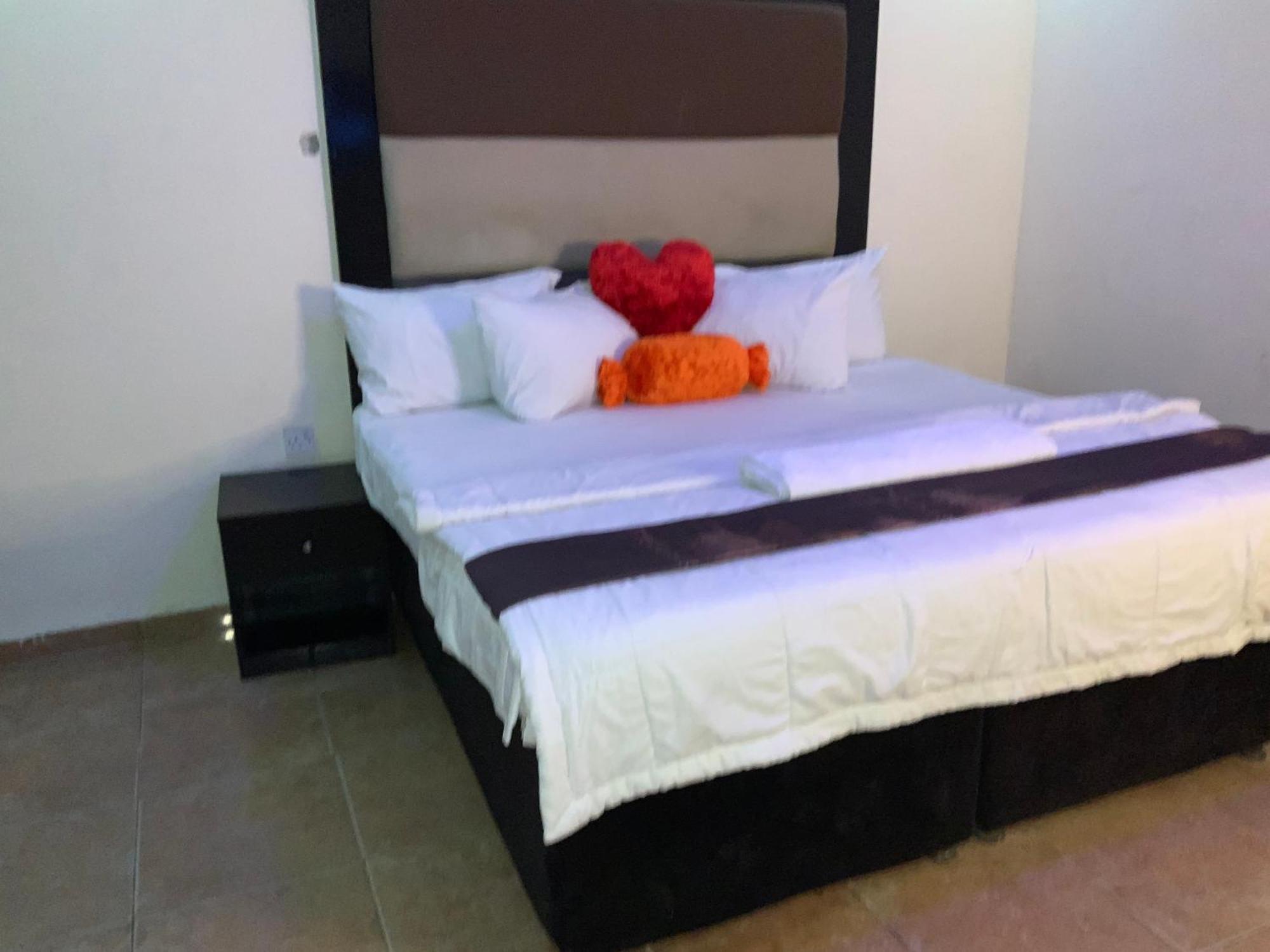 Senators Suites And Towers Hotel Omole 外观 照片